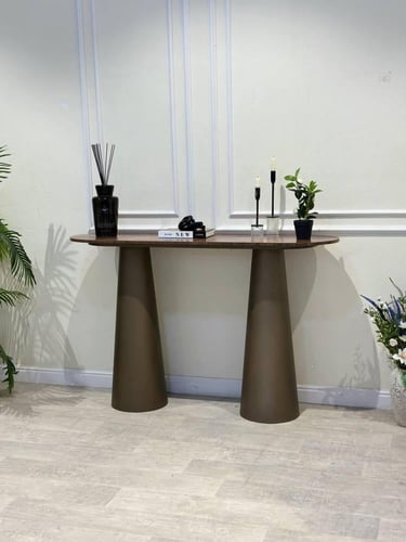 مدخل كونسول – قواعد معدنية وسطح خشب بقشرة جوز الهن...