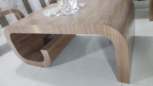طاولة تقديم بتصميم خشبي منحني مع 4 خدمة