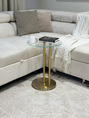 طاولة خدمة حديد ذهبي سطح زجاج شفاف - بتصميم فاخر و...