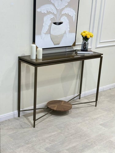 مدخل بسطح زجاج تحت قشرة جوز