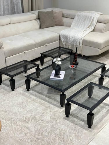 طقم طاولات ضيافة ارضي لون اسود مع 4 خدمة