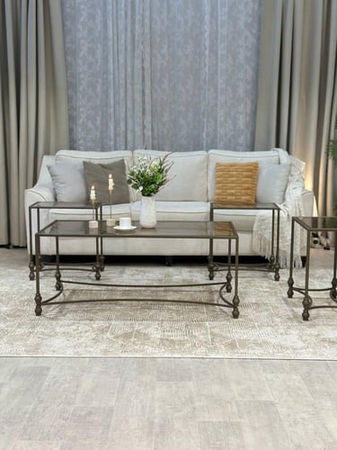 طقم طاولات 1×4 خدمة – سطح زجاج بني شفاف بتصميم هند...