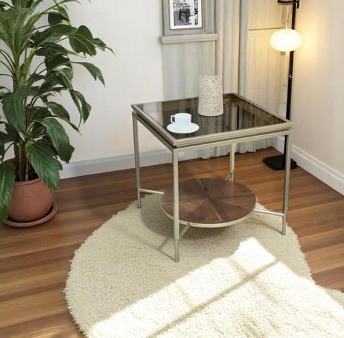 طاولة جانبية