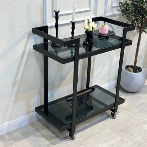 عربية تقديم دورين زجاج أسود