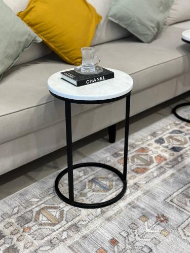 خدمة مفرد أسود مطفي خشب