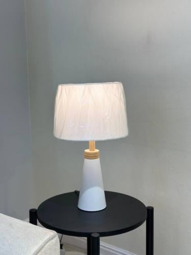 أباجورة طاولة