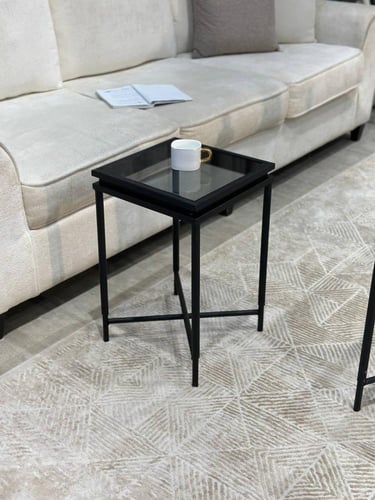 طقم طاولات فخم بسطح زجاج أسود – تصميم عصري يجمع بي...