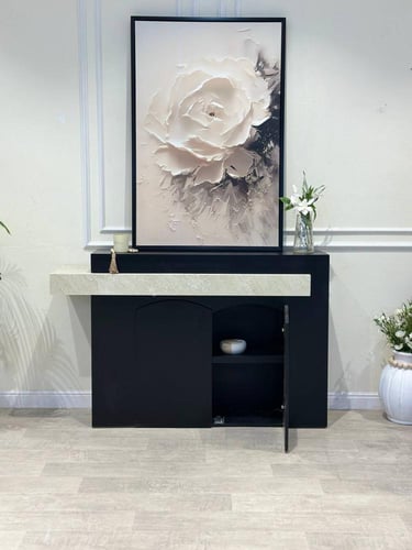 كونسول مدخل رخامي وخشبي بتصميم عصري أنيق