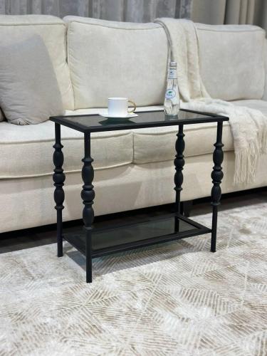 طاولة خدمة زجاج اسود