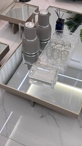 طقم طاولات أرضي فاخر يجمع بين العملية والأناقة