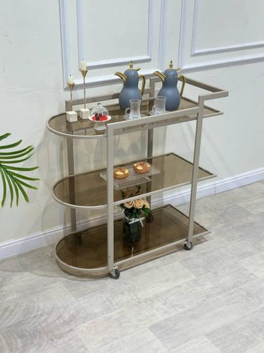 عربية تقديم ضيافة بثلاثة أدوار شمباني