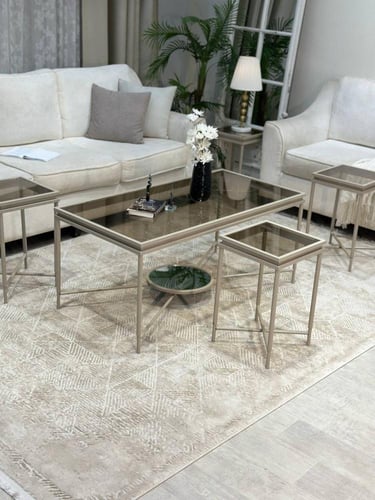 طقم طاولات فخم بسطح زجاج بني – تصميم عصري يجمع بين...