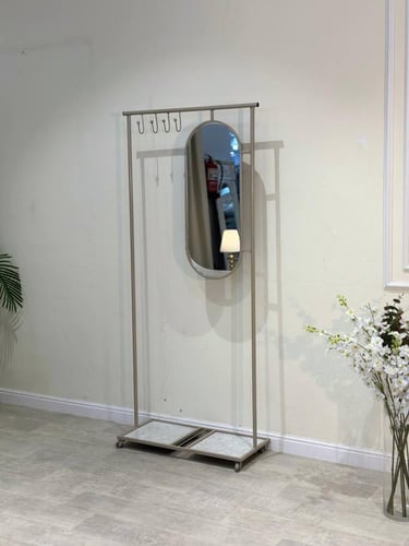 علاق عبايات حديد بلون شمباني فاخر مع قاعدة سيراميك...