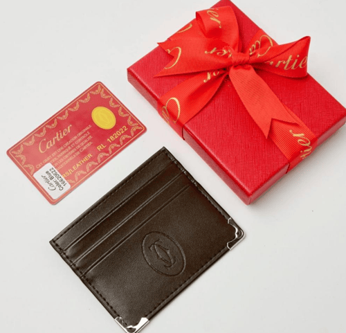 العرض الجبار شماغ شانيل + محفظة كارتير