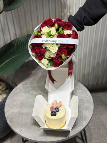 باقة ورد مع كيك كانديرا