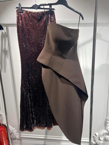 CERCIS طقم اليقنت تنورة ترتر وتوب كريب بقصة منحنية