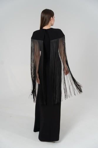 ONGUN فستان سهرة بهدب وتطريز أسود