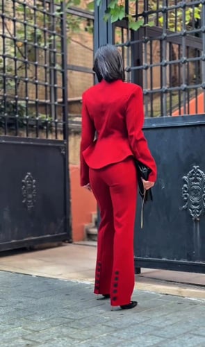 NOCTURNE بدلة كريب فاخرة بلون ماروني