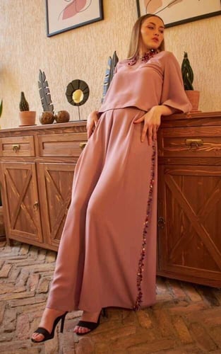 Bella طقم كريب مشكوك يدوياً وردي