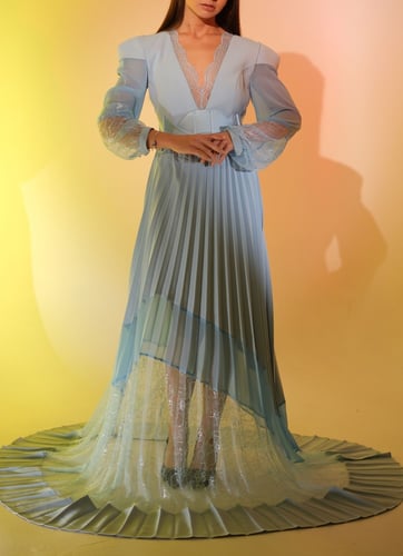 فستان مزيج شيفون وكريب ولمسات دانتيل بحزام "لونين"