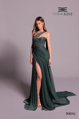 طارق ايديز فستان كاميليا بكورسيه و شال علوي