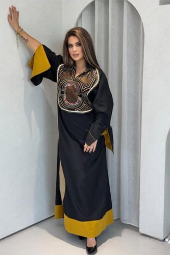 جلابية قطن ولينن مطرزة عالصدر "لونين"