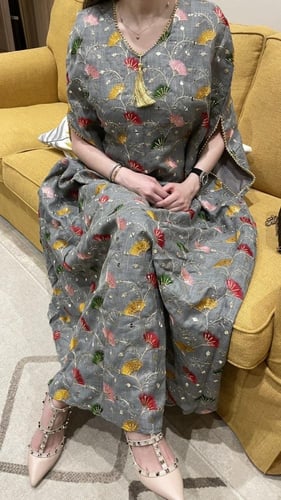 جلباب فراشة لينن مطرز بعدة ألوان