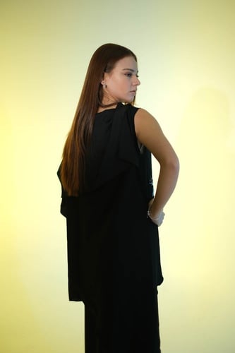 C.DAM طقم تنورة بثنيات طولية و توب متدلي "أسود"