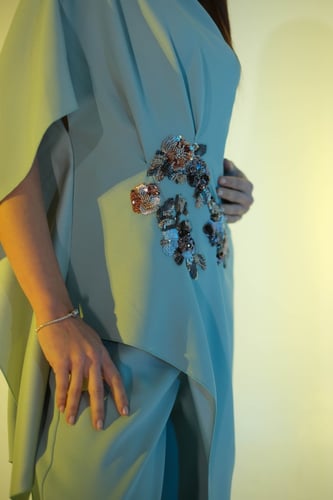 C.DAM طقم بنطلون بثنيات طولية و توب متدلي "تيفاني"