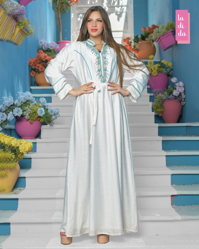 ثوب نسائي أبيض من قماش لنن كريب مطرزة