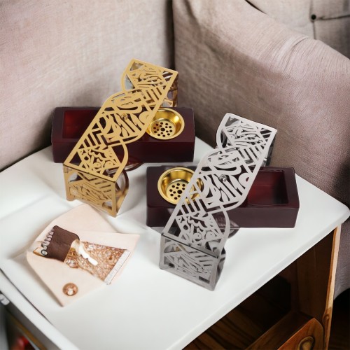 مبخره بقاعدة خشب بني.