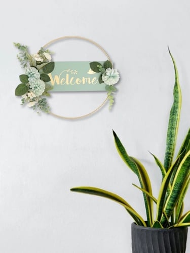 تعليقه جداريه بالورد