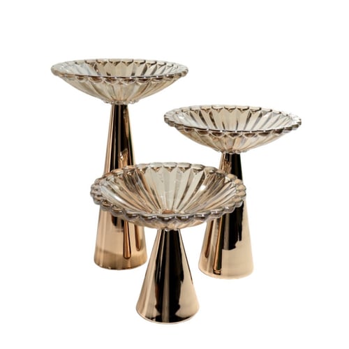 صحون تقديم.