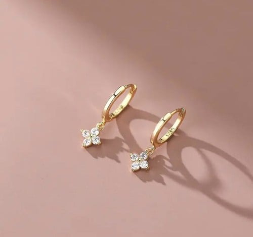 اقراط ذهبي Lura