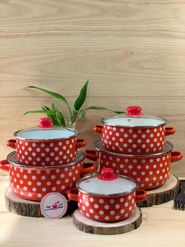 طقم قدور معدنية