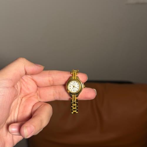 ساعة بناتيه