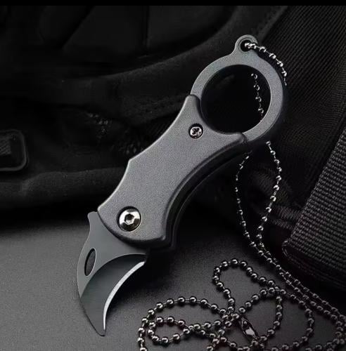 سكين صغيرة للطوارئ تناسب ميدالية او قلادة في الرحل...