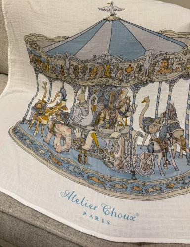 مفرش Atelier choux parisاللون الازرق