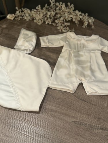 بربتوز مع قبعه ولفه باللون السكري