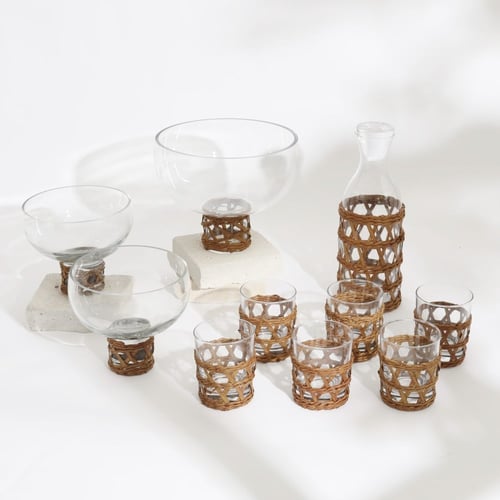 هدية باللون الخشبي والأبيض ‏Wood And White Gift