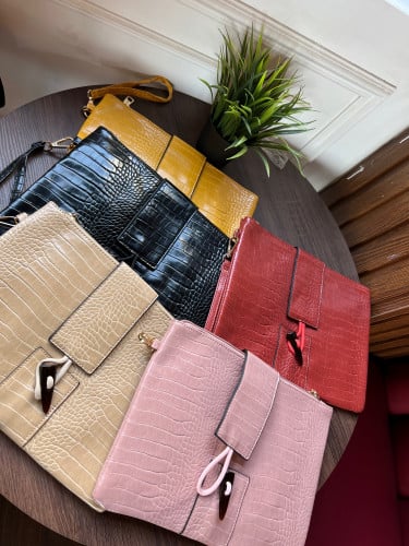 باوتش عدة الوان