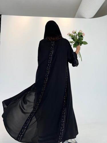 عباية تطريز وشك.