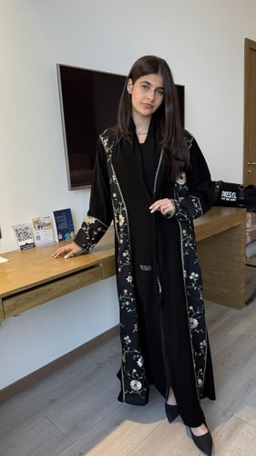 عباية نجلاء