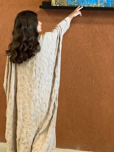 عباية نص بشت بيج.