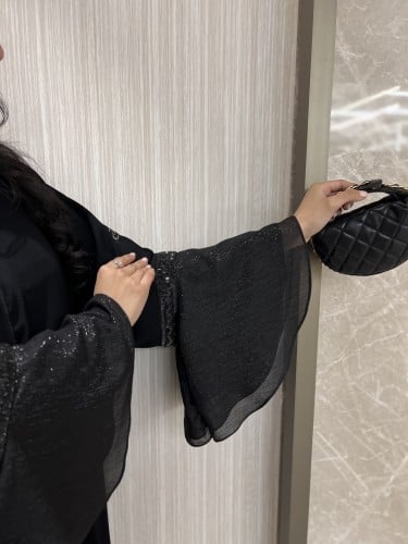 عبايه كلوش اكمام لمعة