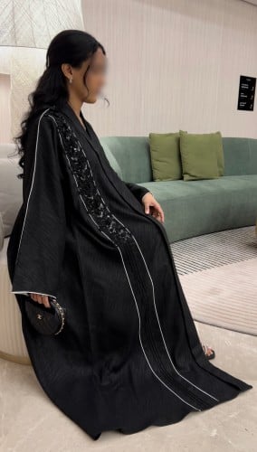 قصة واسعة قماش لامع