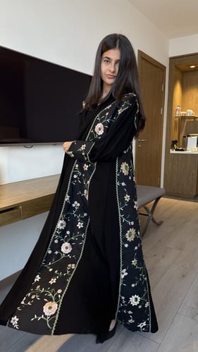 عباية نجلاء