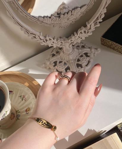 اسواره انيقه بالاسم مع قلب