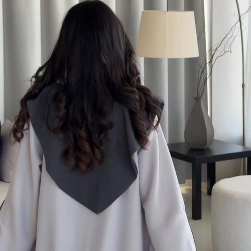 عبايه تخرج 2025 إرتقي في يوم تخرجك مع هذا الروب ال...