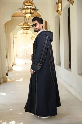 فروة شتوية رجالية جوخ – كحلي مع تقليم وفرو رمادي